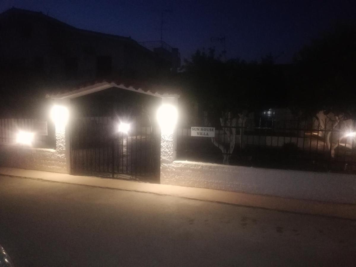Sunhouse Vrachati Bagian luar foto